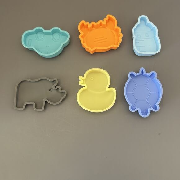 Silicone Beach and Sand Toys Collapsible Beach Bucket and Toys For Kids w/Bag - Picture 5 of 8